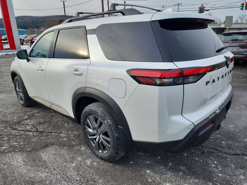 New 2025 Nissan Pathfinder SV image 6
