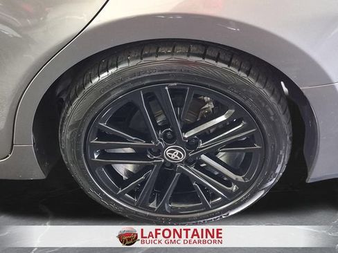 Used 2025 Toyota Camry SE FWD image 33