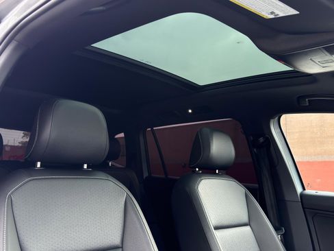 Used 2021 Volkswagen Tiguan SE R-Line image 29