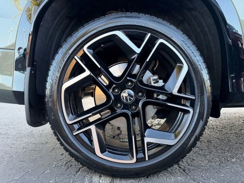 Used 2026 Volkswagen Tiguan SEL R-Line image 36