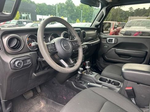Used 2023 Jeep Wrangler Sport AWD/4WD image 12