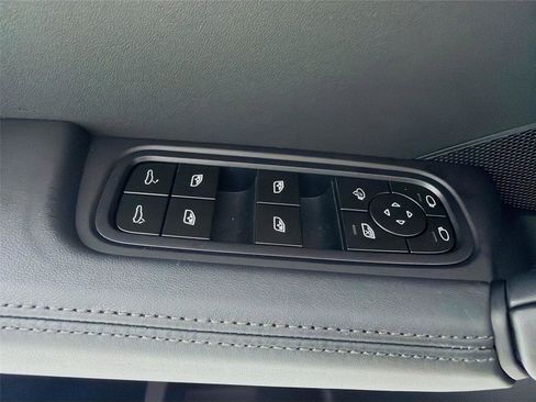 New 2025 Porsche Cayenne Coupe image 7