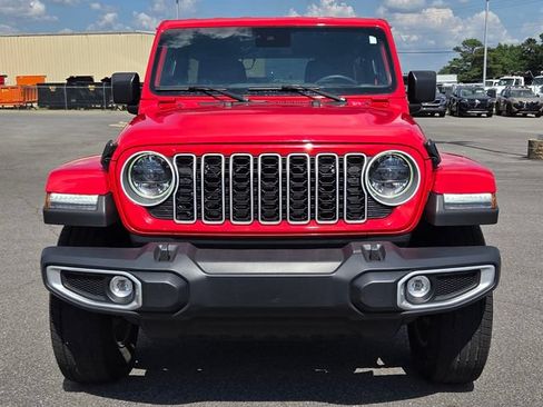 Used 2025 Jeep Wrangler Unlimited Sahara AWD/4WD image 6