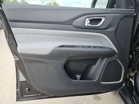 New 2026 Jeep Compass Latitude image 11