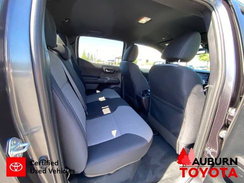 Used 2021 Toyota Tacoma TRD Off-Road w/ Technology Package AWD/4WD image 18