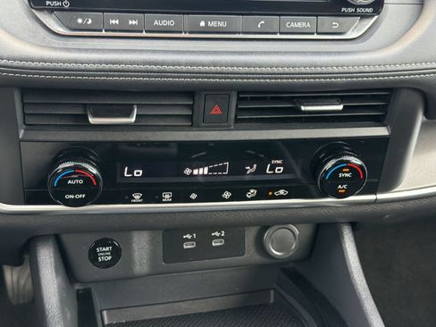 Used 2025 Nissan Rogue SV AWD/4WD image 23