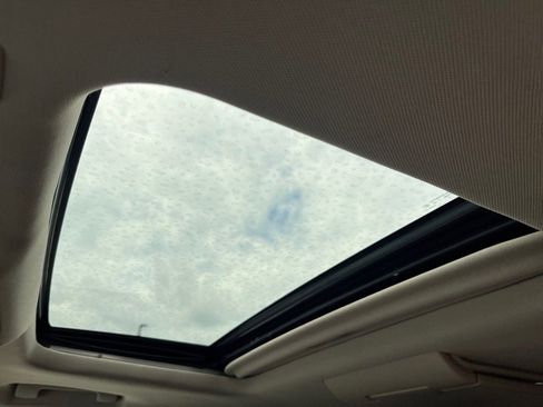 Used 2016 Chevrolet Suburban LTZ image 7