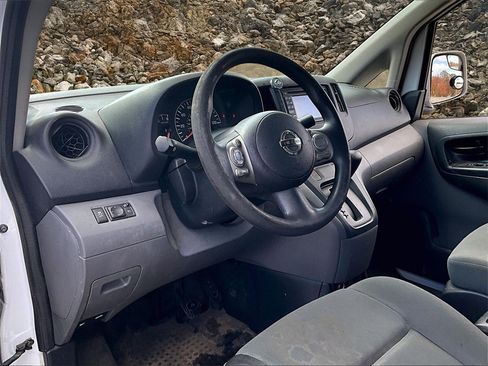 Used 2015 Nissan NV200 SV w/ Technology Package image 11