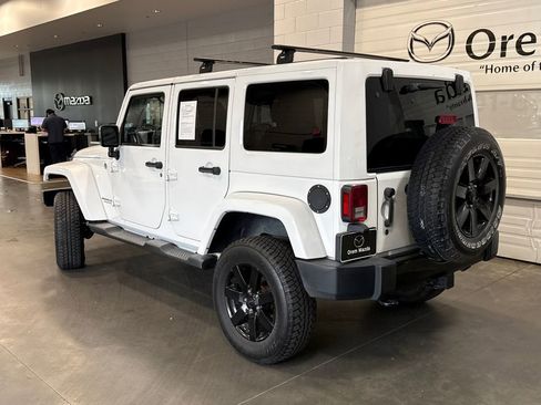 Used 2014 Jeep Wrangler Unlimited Sahara AWD/4WD image 22