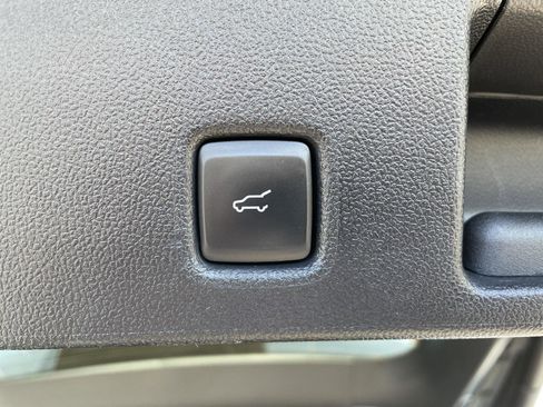 Used 2025 Ford Escape SE FWD image 30
