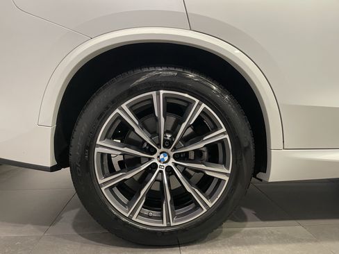 Certified 2024 BMW X5 xDrive40i w/ M Sport Package AWD/4WD image 9