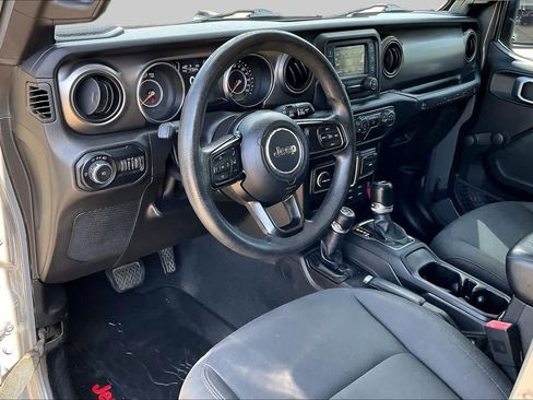 Used 2018 Jeep Wrangler Unlimited Sport AWD/4WD image 16