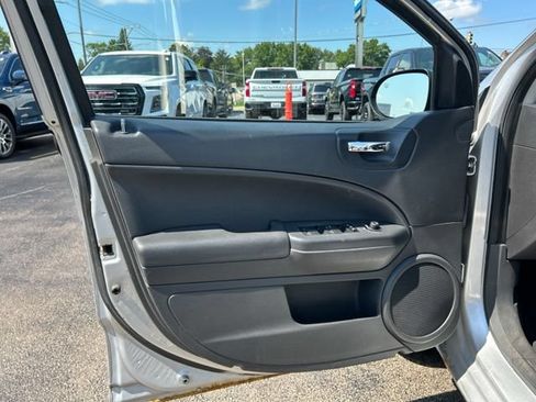 Used 2011 Dodge Caliber Heat FWD image 23