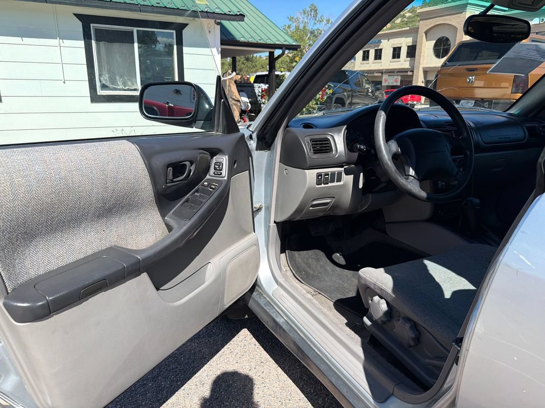 Used 2002 Subaru Forester L AWD/4WD image 8