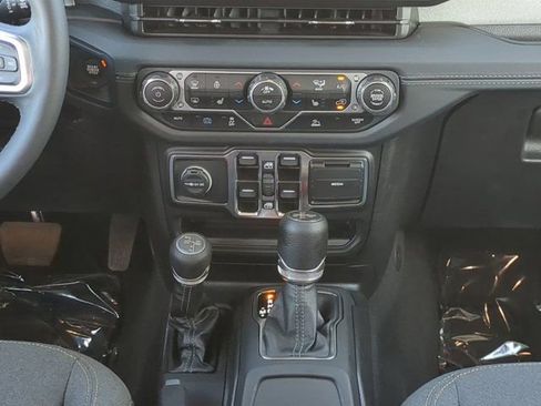 Used 2025 Jeep Wrangler Sahara 4xe image 18