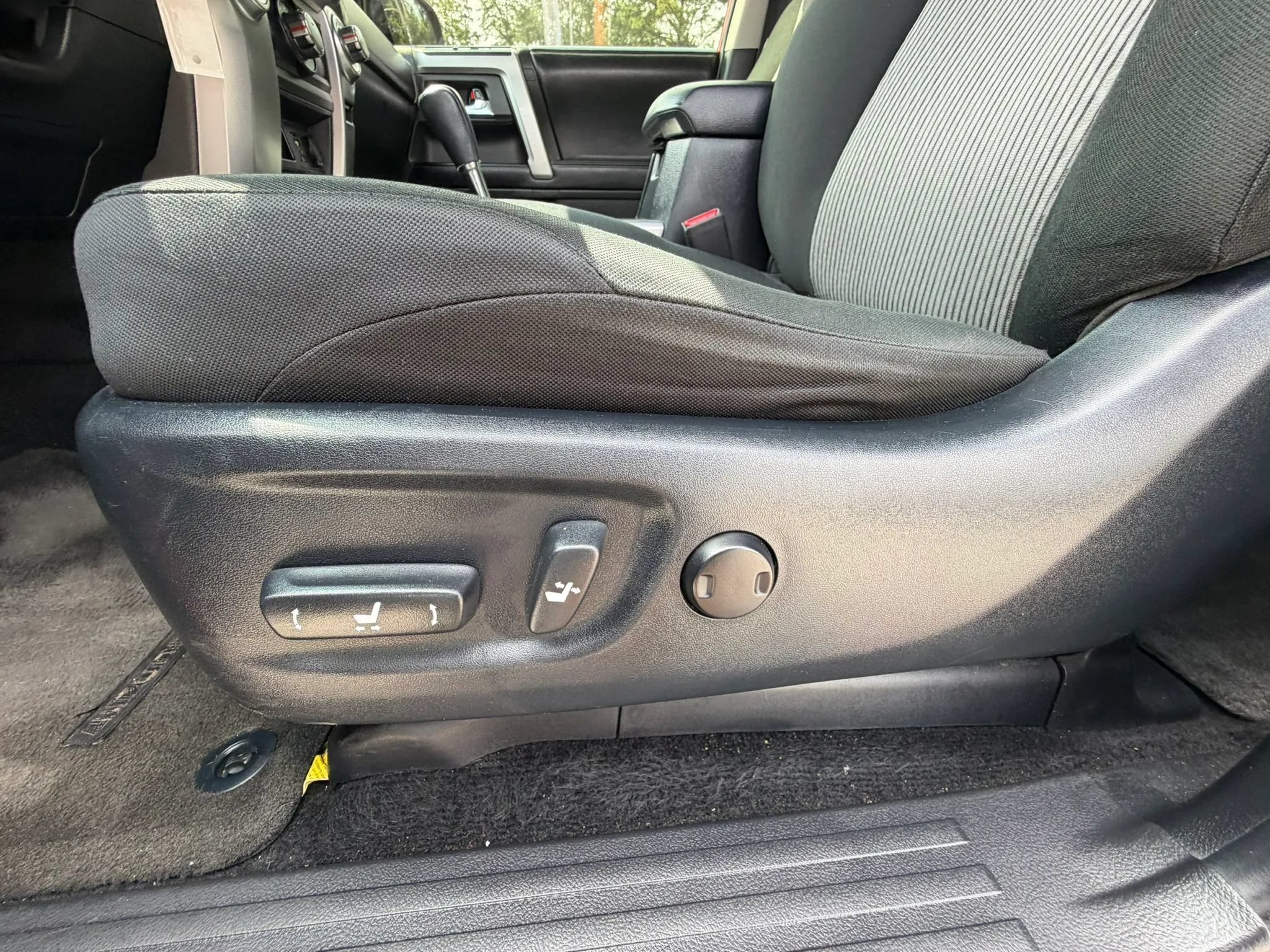 Used 2017 Toyota 4Runner SR5 RWD image 16