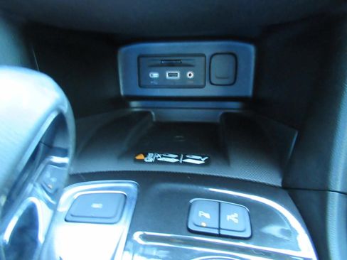 Used 2022 Chevrolet Equinox Premier AWD/4WD image 26