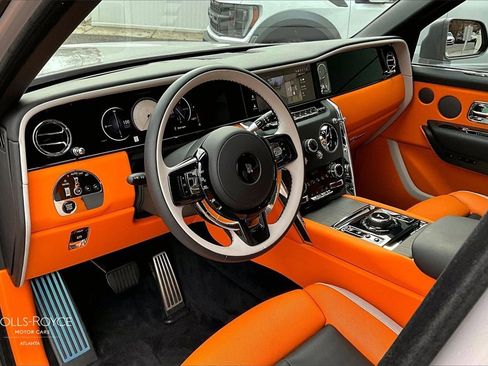 Used 2026 Rolls-Royce Cullinan image 13