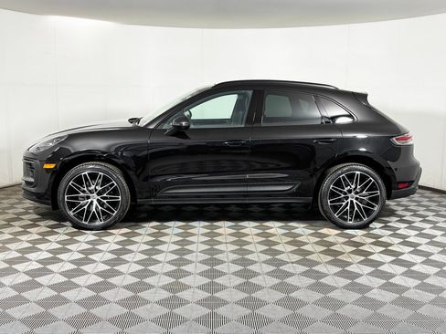 New 2026 Porsche Macan image 2