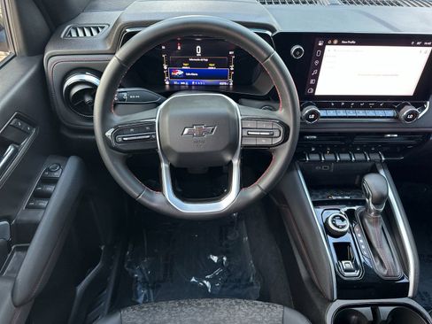 Used 2023 Chevrolet Colorado Z71 w/ Z71 Convenience Package 2 image 16