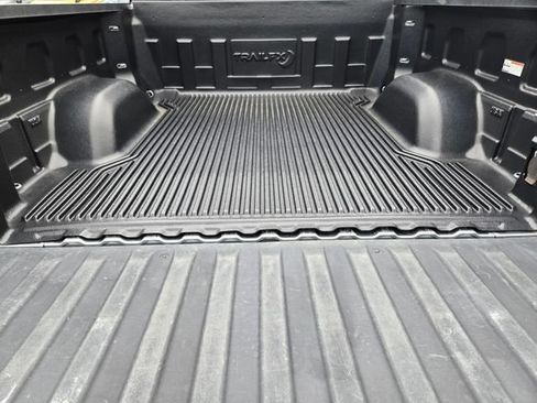 Used 2025 Chevrolet Silverado 1500 LT AWD/4WD image 17