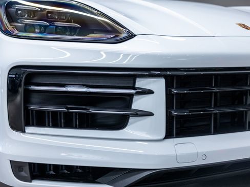 New 2026 Porsche Cayenne image 17