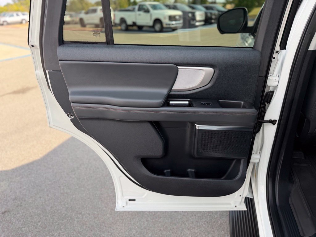 Used 2025 Ford Expedition Active RWD image 23