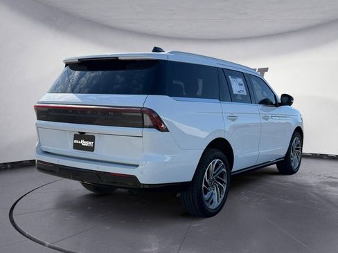 New 2026 Lincoln Navigator Reserve AWD/4WD image 5