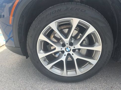 Used 2021 BMW X5 xDrive40i w/ Premium Package AWD/4WD image 4