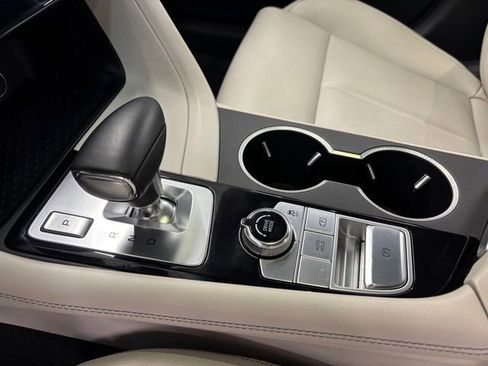 Used 2024 Genesis G70 2.5T AWD/4WD image 11