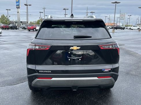 Used 2025 Chevrolet Equinox LT w/ Convenience Package II image 12