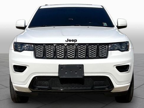 Used 2020 Jeep Grand Cherokee Altitude image 4