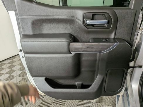 Used 2020 Chevrolet Silverado 1500 LTZ image 28