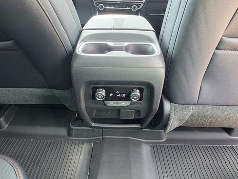 New 2026 Chevrolet Traverse Z71 w/ Enhanced Driving Package AWD/4WD image 13