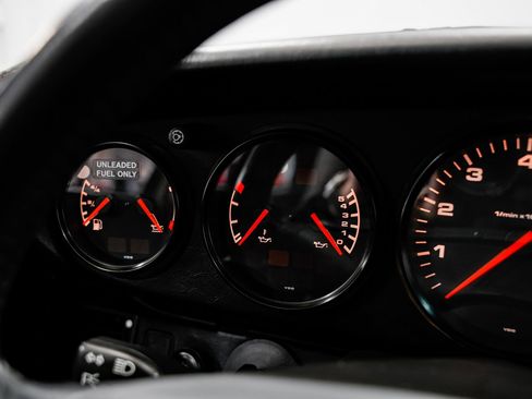 Used 1995 Porsche 911 Carrera RWD image 11