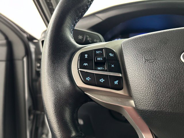 Used 2023 Ford Explorer XLT w/ Equipment Group 202A AWD/4WD image 9
