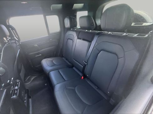 Used 2025 Land Rover Defender 110 X AWD/4WD image 19