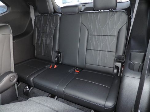 New 2026 Buick Enclave Avenir image 18