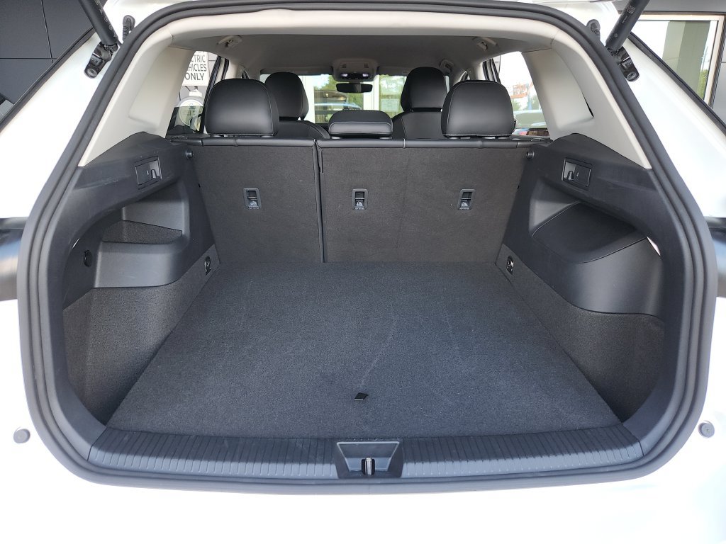 Used 2026 Volkswagen Tiguan SE FWD image 14