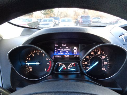 Used 2017 Ford Escape SE image 15