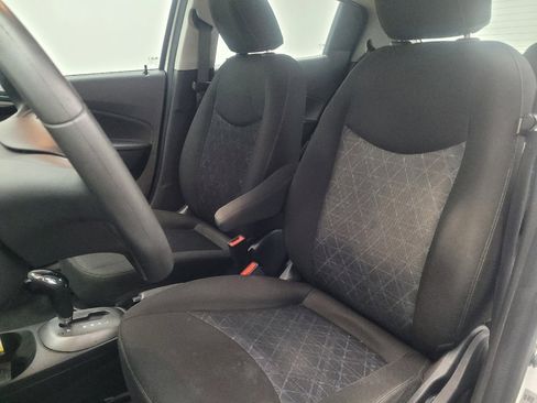 Used 2020 Chevrolet Spark LT image 17