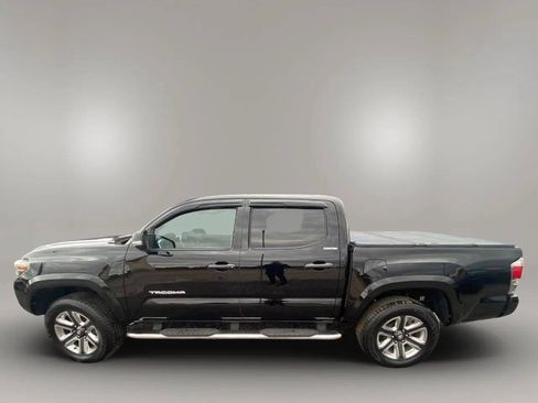 Used 2016 Toyota Tacoma Limited image 8