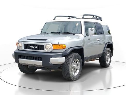 Used 2012 Toyota FJ Cruiser 4WD w/ Convenience Pkg image 2
