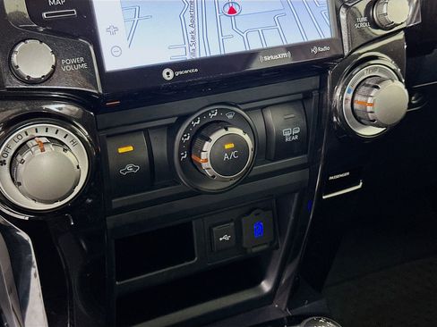 Used 2024 Toyota 4Runner TRD Off-Road Premium w/ Off Road Premium Plus Package image 16