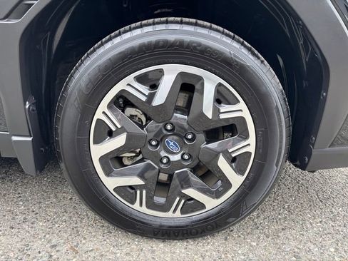 Certified 2025 Subaru Forester Premium AWD/4WD image 26