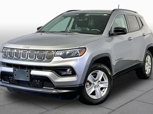 Used 2022 Jeep Compass Latitude w/ Sun and Sound Group AWD/4WD image 1