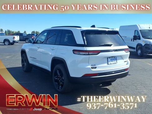 New 2025 Jeep Grand Cherokee Limited w/ Black Appearance Package image 10