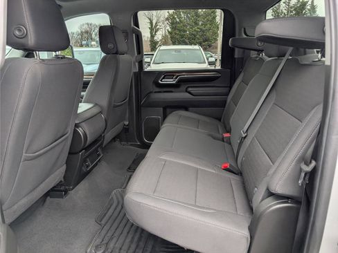 Used 2024 Chevrolet Silverado 3500 LT image 15