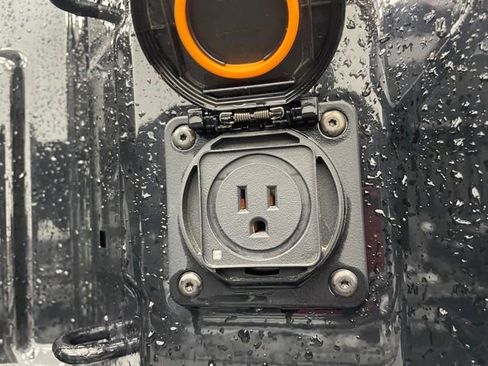 Certified 2024 Chevrolet Silverado 1500 Custom image 12