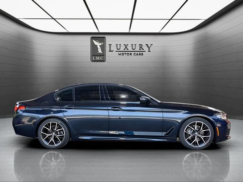 Used 2022 BMW 530i xDrive w/ M Sport Package AWD/4WD image 9